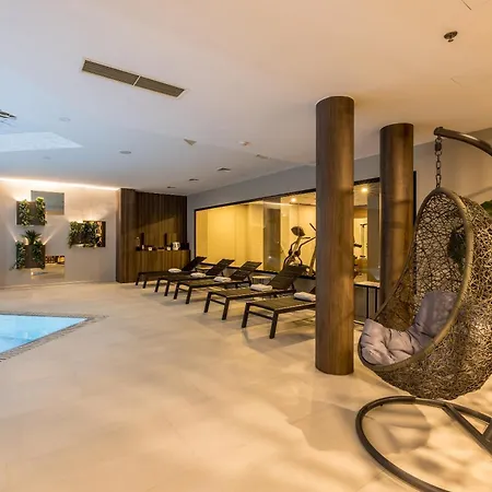 Fanat Hotel